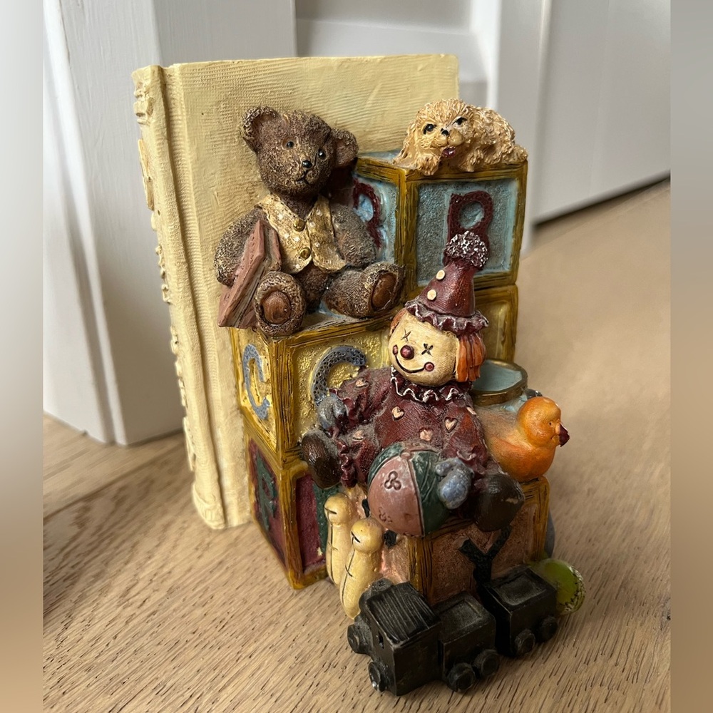 Whimsical Clown & Toy Block Bookend - Vintage-Inspired Figurine